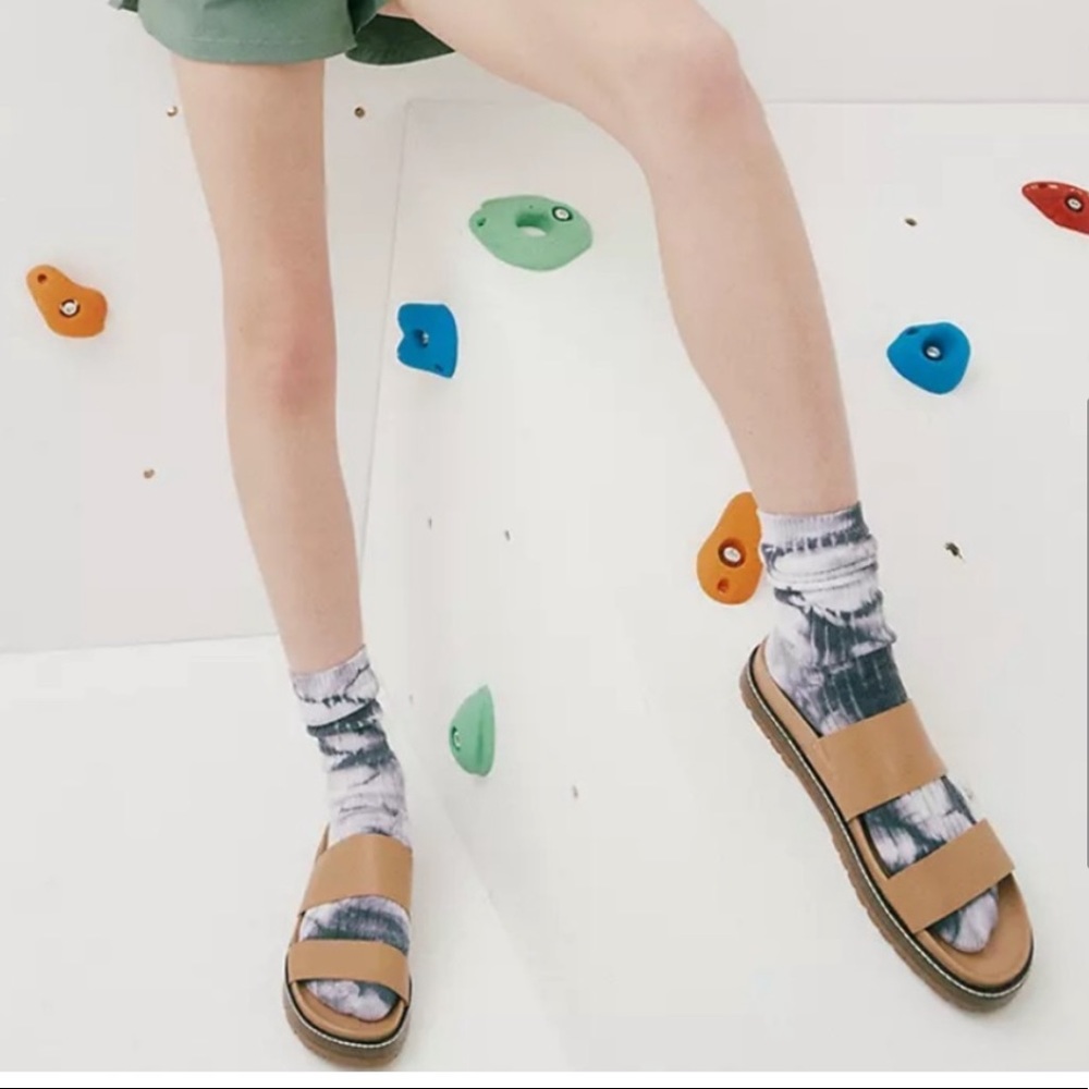 Madewell The Charley Double-Strap Slide Sandal in Desert Camel - Picture 4 of 10
